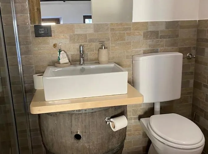 Oda ve Kahvaltı Tarello1880 3*